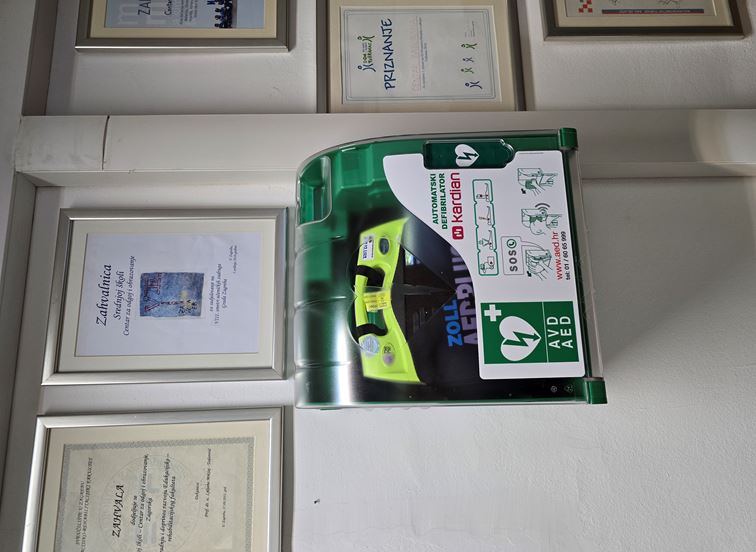 Novi automatski vanjski defibrilator u Srednjoj školi – Centru za odgoj i obrazovanje 